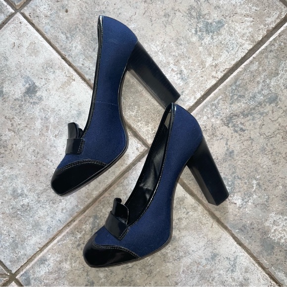 Tory Burch blue heels - Picture 2 of 11